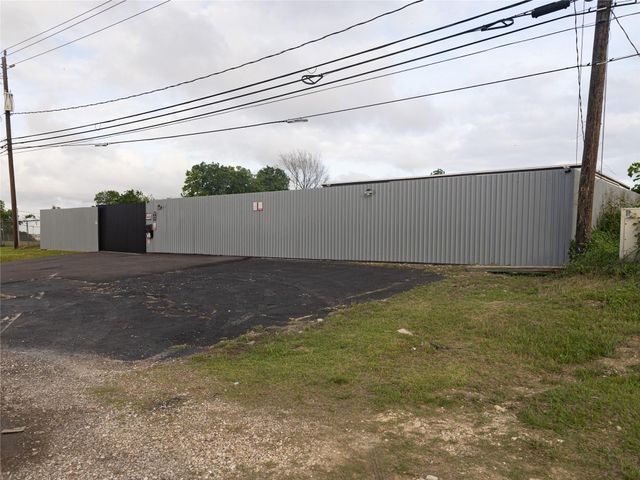 16526 Market Street, Channelview, TX 77530