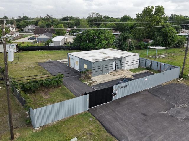 16526 Market Street, Channelview, TX 77530