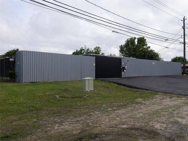 16526 Market Street, Channelview, TX 77530