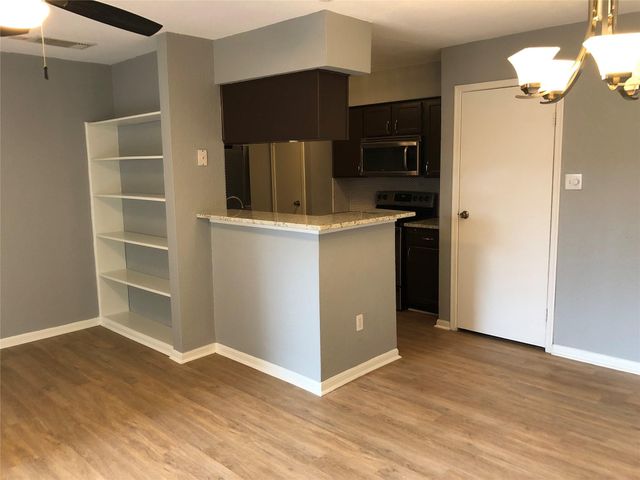 10615 Briar Forest Drive 107, Houston, TX 77042