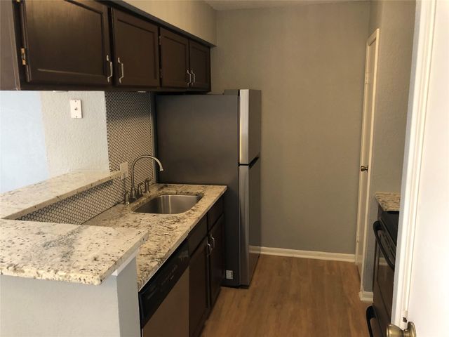 10615 Briar Forest Drive 107, Houston, TX 77042