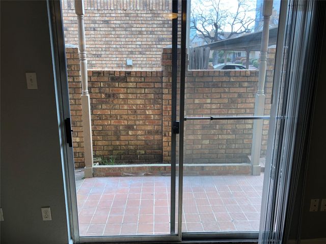 10615 Briar Forest Drive 107, Houston, TX 77042