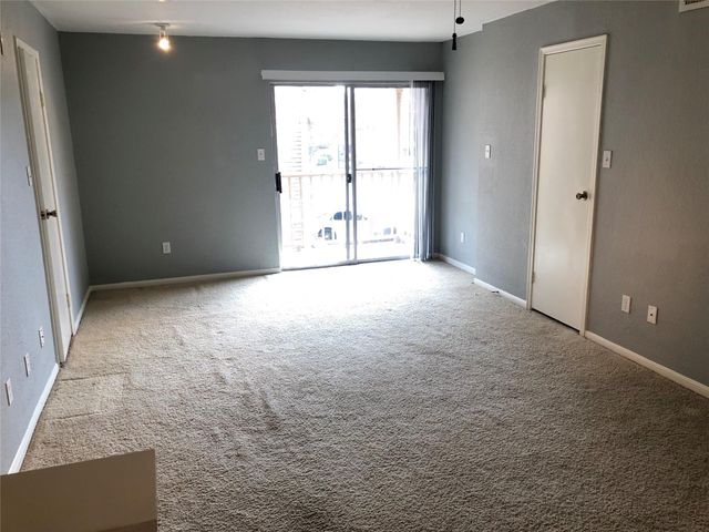 10615 Briar Forest Drive 107, Houston, TX 77042