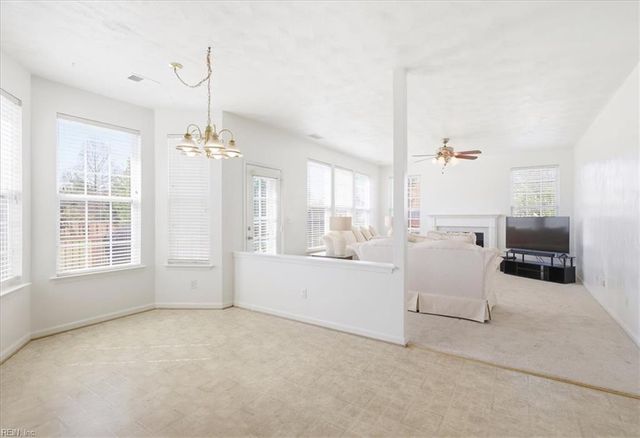 2226 Harton LN, Chesapeake, VA 23323