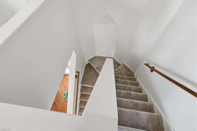 2226 Harton LN, Chesapeake, VA 23323