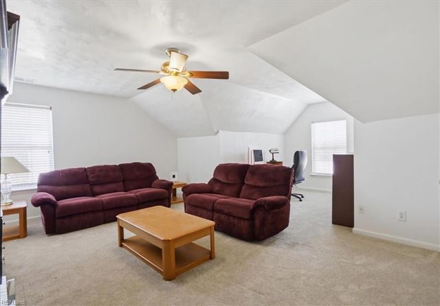 2226 Harton LN, Chesapeake, VA 23323