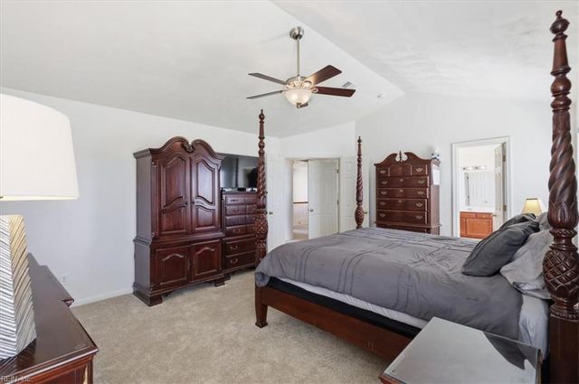 2226 Harton LN, Chesapeake, VA 23323