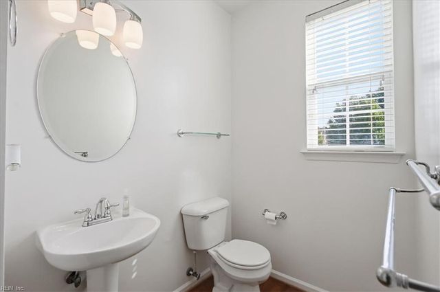 2226 Harton LN, Chesapeake, VA 23323