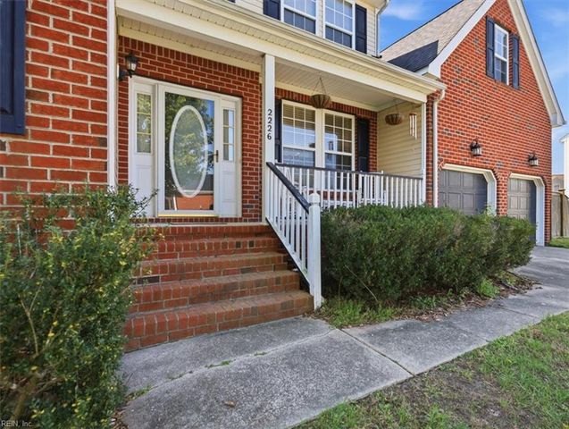 2226 Harton LN, Chesapeake, VA 23323
