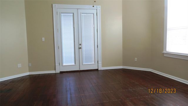 811 28th Street A, Galveston, TX 77550