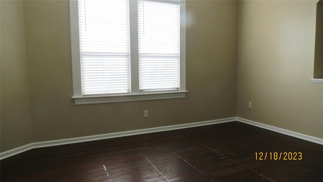 811 28th Street A, Galveston, TX 77550