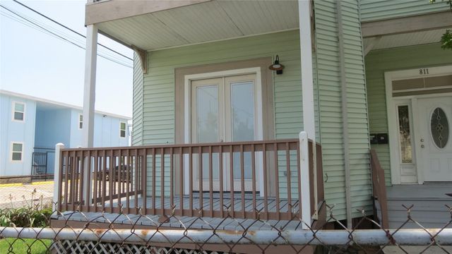 811 28th Street A, Galveston, TX 77550