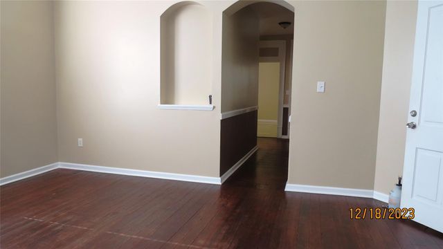 811 28th Street A, Galveston, TX 77550