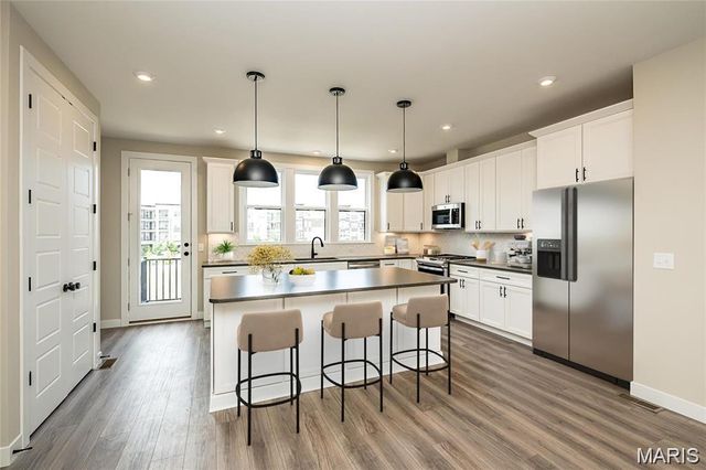 1347 W Gateway Heights W 53-603, Richmond Heights, MO 63144