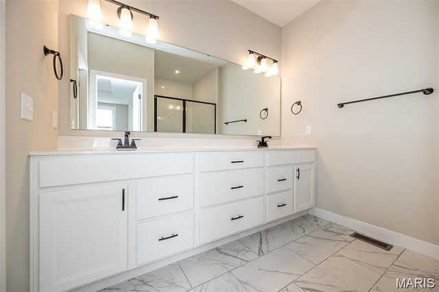 1347 W Gateway Heights W 53-603, Richmond Heights, MO 63144