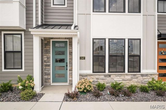 1347 W Gateway Heights W 53-603, Richmond Heights, MO 63144