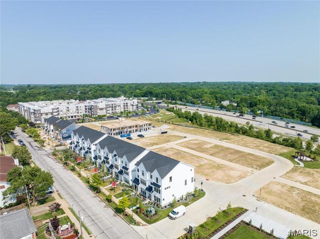 1347 W Gateway Heights W 53-603, Richmond Heights, MO 63144