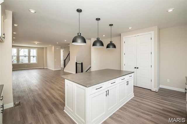 1347 W Gateway Heights W 53-603, Richmond Heights, MO 63144