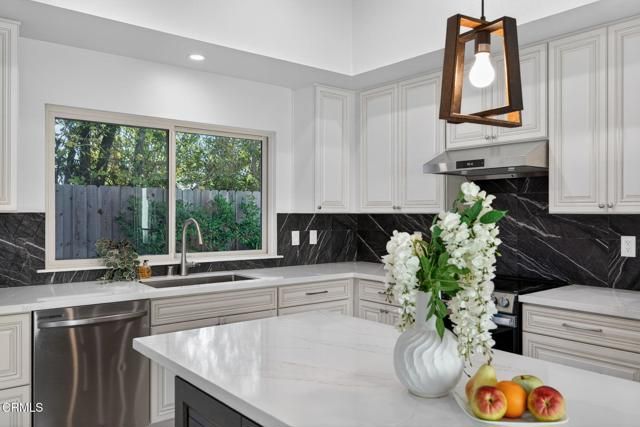 1970 Smokewood Court, Thousand Oaks, CA 91362