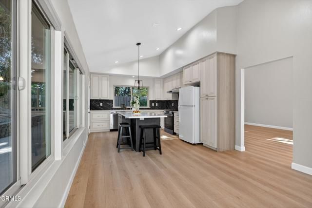 1970 Smokewood Court, Thousand Oaks, CA 91362