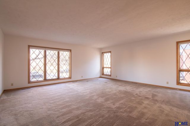 1205 Evergreen Drive, Lincoln, NE 68510