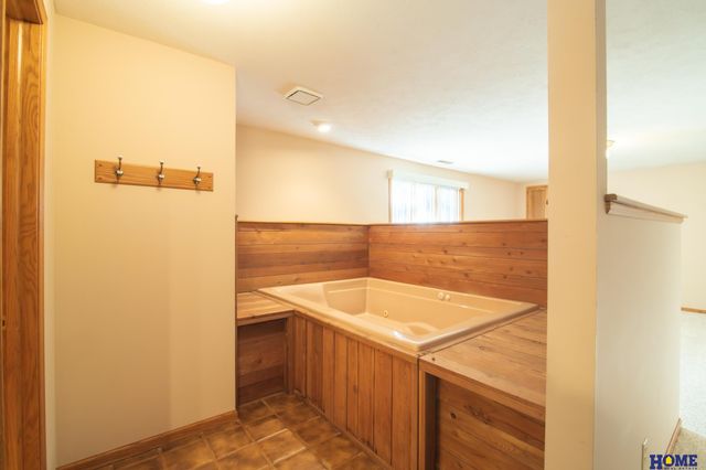 1205 Evergreen Drive, Lincoln, NE 68510