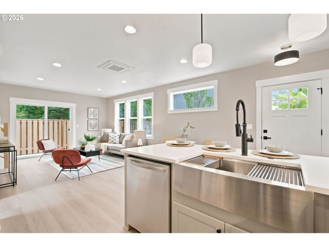 3395 Se 43rd Ave B, Portland, OR 97202
