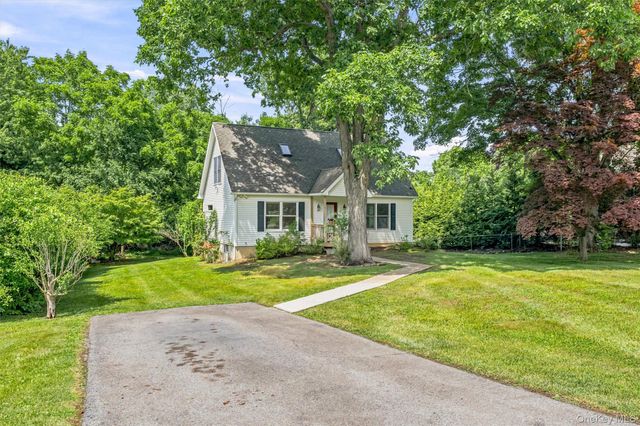 39 Overlook Road, Monroe, NY 10950