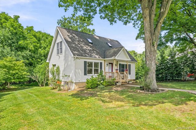 39 Overlook Road, Monroe, NY 10950