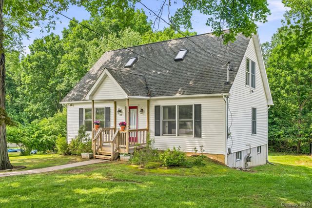39 Overlook Road, Monroe, NY 10950