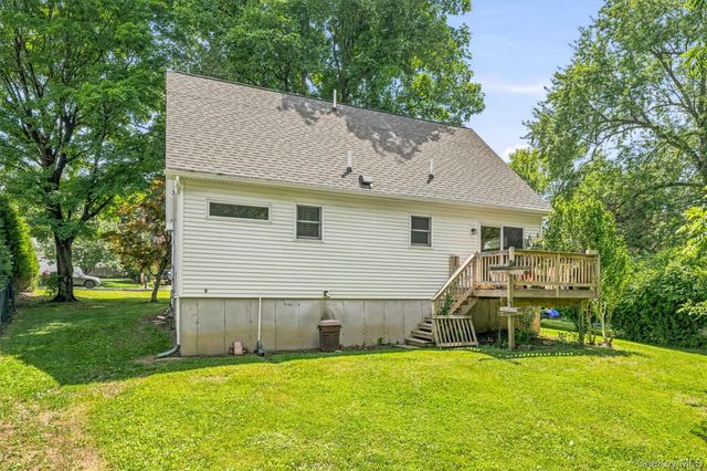 39 Overlook Road, Monroe, NY 10950