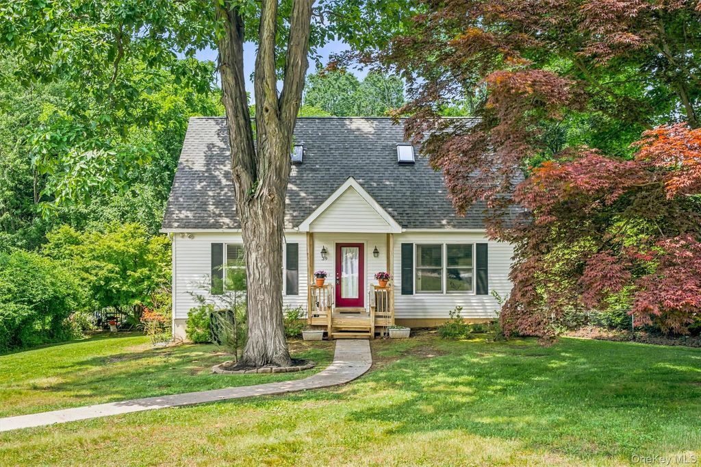 39 Overlook Road, Monroe, NY 10950