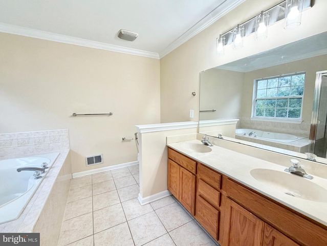 224 FOUNTAYNE LN, Lawrenceville, NJ 08648