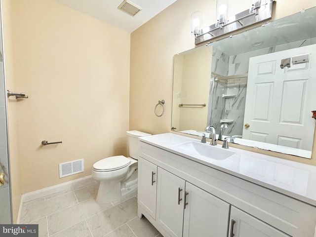 224 FOUNTAYNE LN, Lawrenceville, NJ 08648