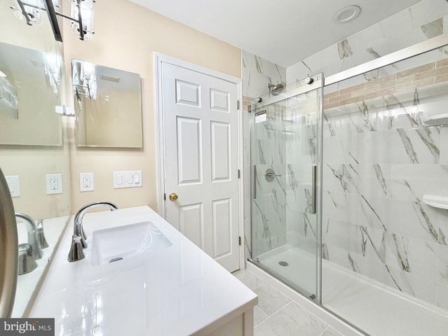 224 FOUNTAYNE LN, Lawrenceville, NJ 08648