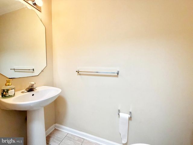 224 FOUNTAYNE LN, Lawrenceville, NJ 08648