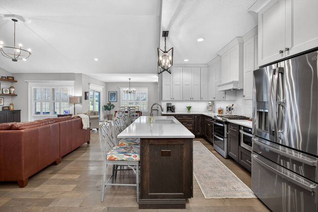 5912 Pigeon Creek Road, Bettendorf, IA 52722