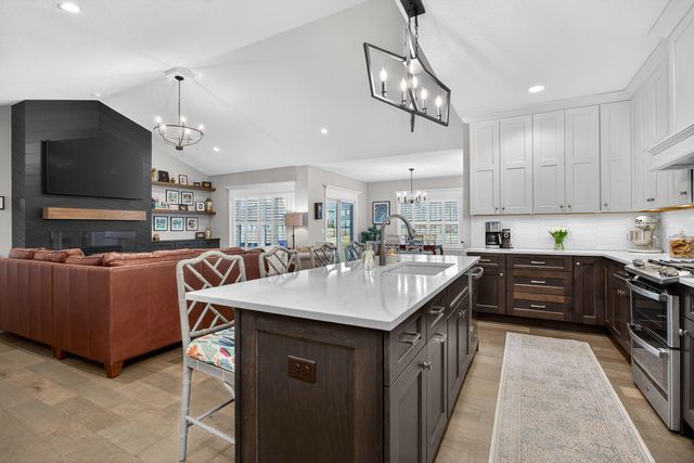 5912 Pigeon Creek Road, Bettendorf, IA 52722