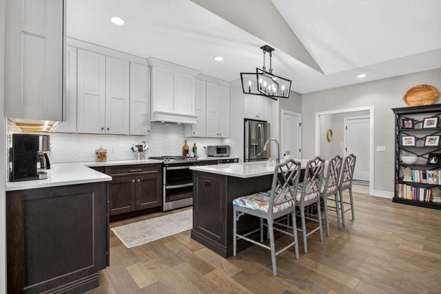 5912 Pigeon Creek Road, Bettendorf, IA 52722