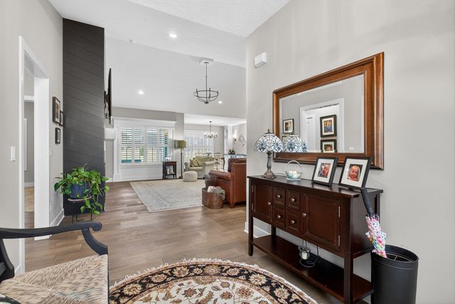 5912 Pigeon Creek Road, Bettendorf, IA 52722