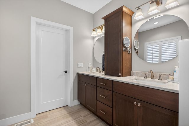 5912 Pigeon Creek Road, Bettendorf, IA 52722