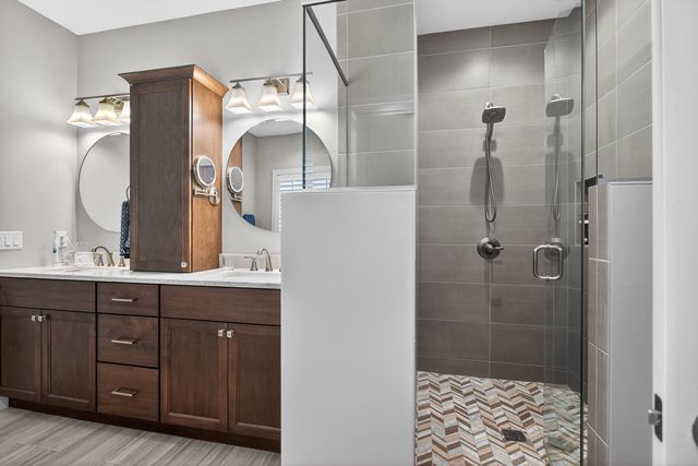 5912 Pigeon Creek Road, Bettendorf, IA 52722