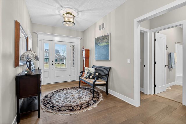 5912 Pigeon Creek Road, Bettendorf, IA 52722