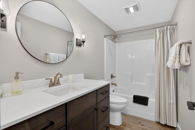 5912 Pigeon Creek Road, Bettendorf, IA 52722