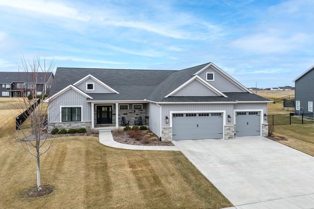 5912 Pigeon Creek Road, Bettendorf, IA 52722