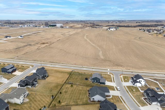 5912 Pigeon Creek Road, Bettendorf, IA 52722