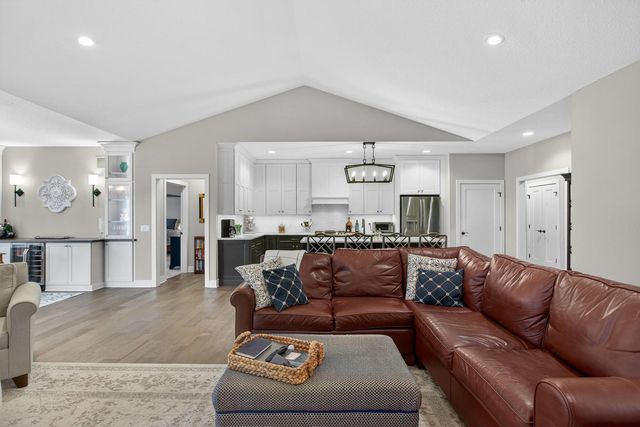 5912 Pigeon Creek Road, Bettendorf, IA 52722