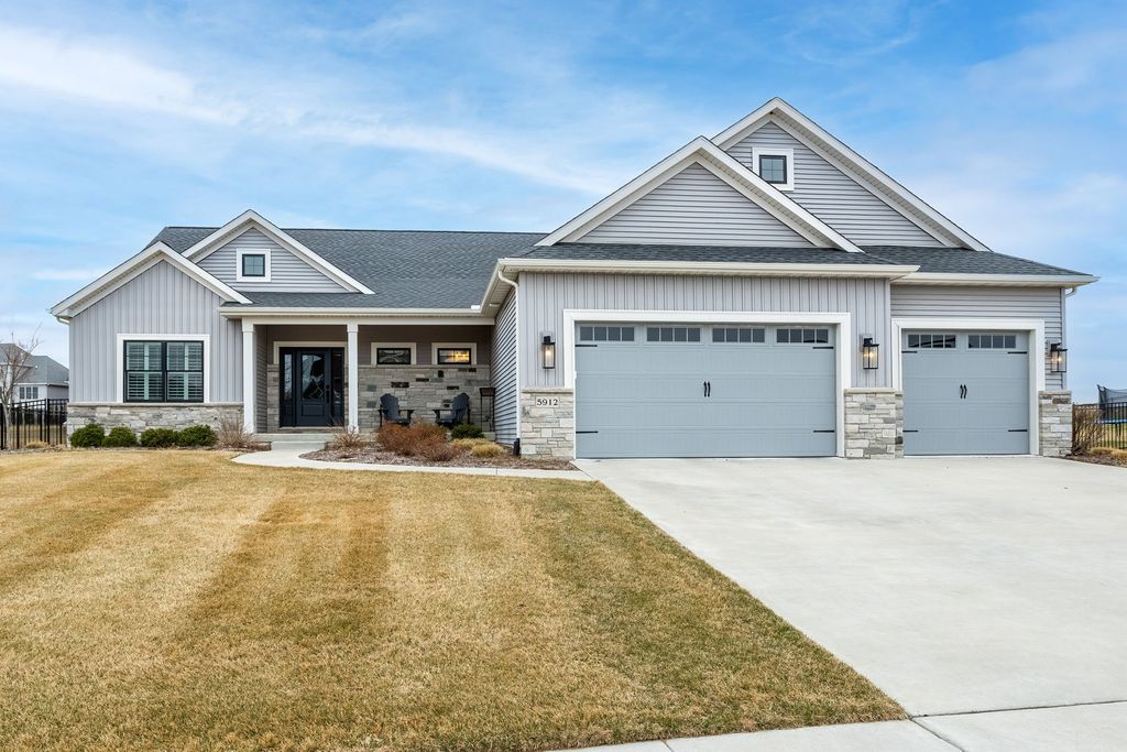 5912 Pigeon Creek Road, Bettendorf, IA 52722