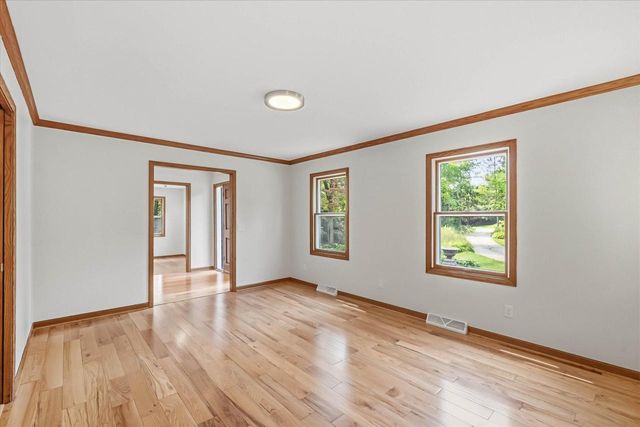 546 Beechwood DRIVE, Cedarburg, WI 53012