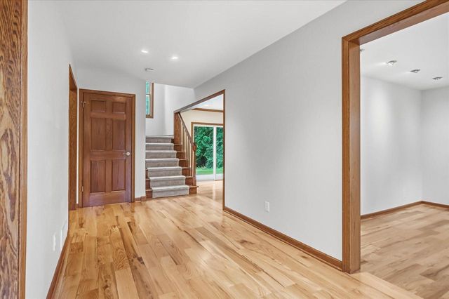 546 Beechwood DRIVE, Cedarburg, WI 53012